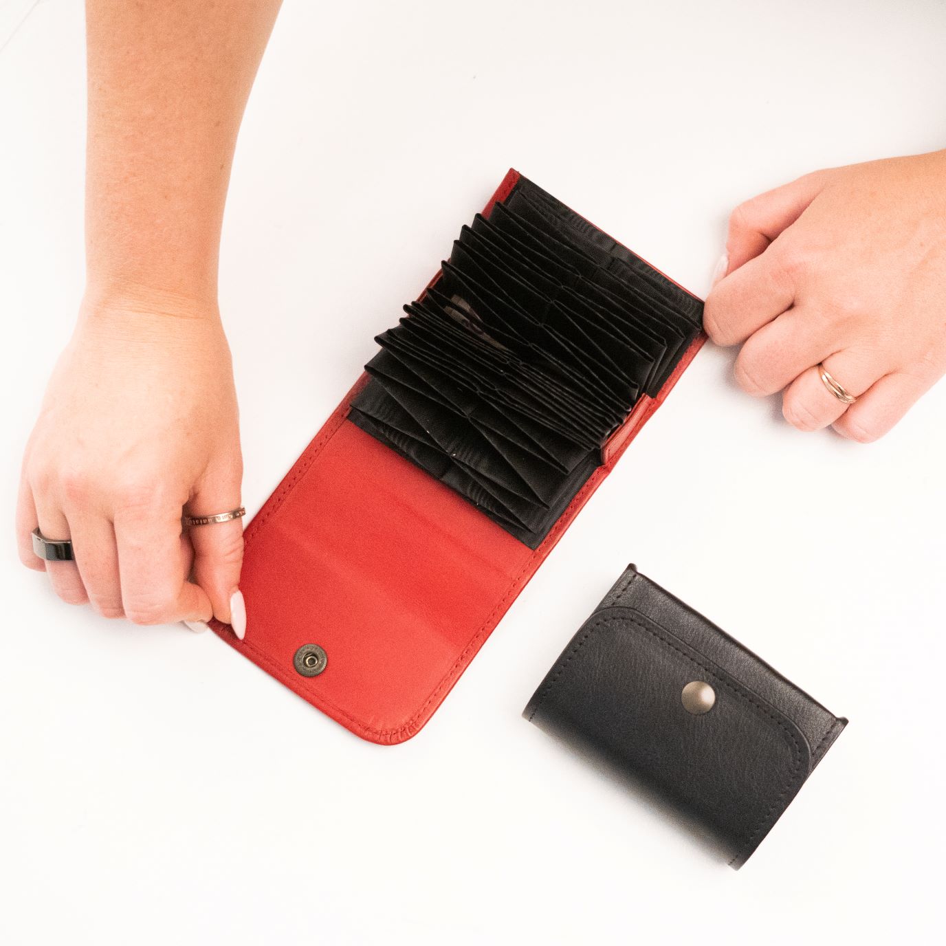 Leather-Card-Holder-32-14.jpg